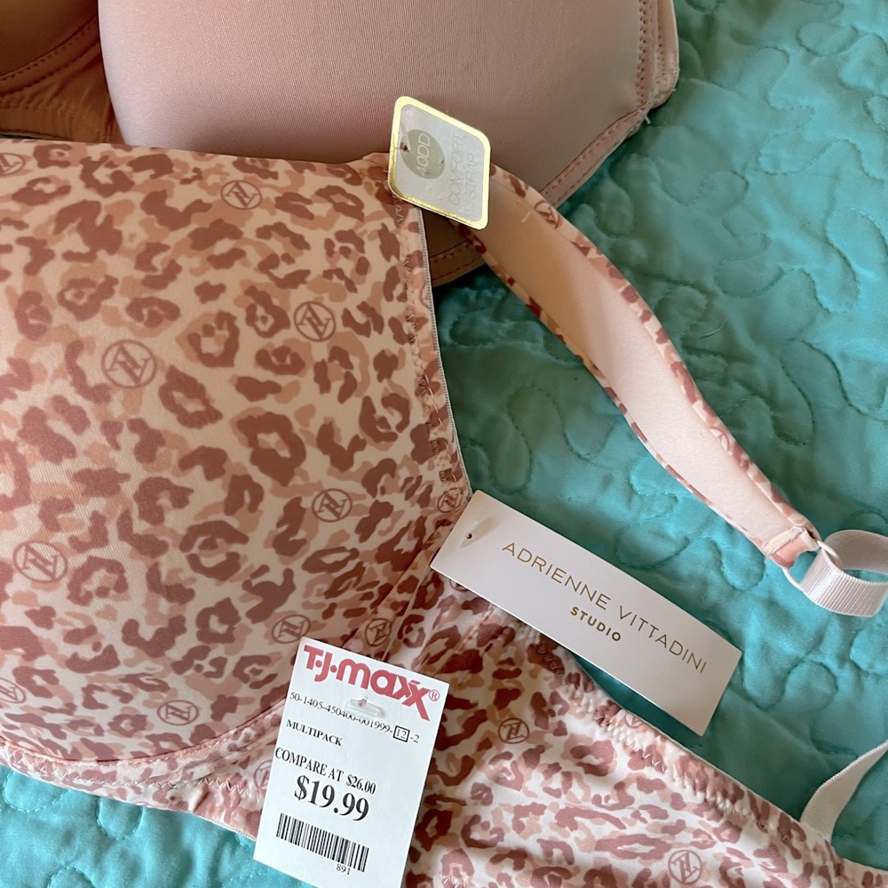 3 new with tags Bras.  40DD